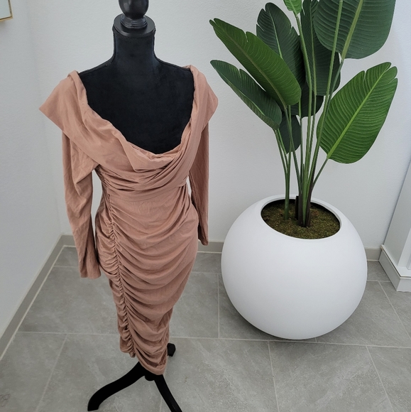 Gibiu Cross Body Rouched Dress - Picture 8 of 17